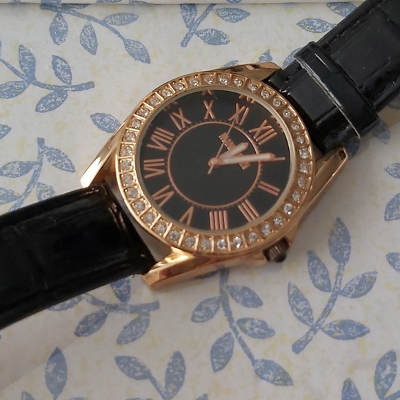 Manhattan by Croton Crystal Bezel Watch - Picture 2 of 6